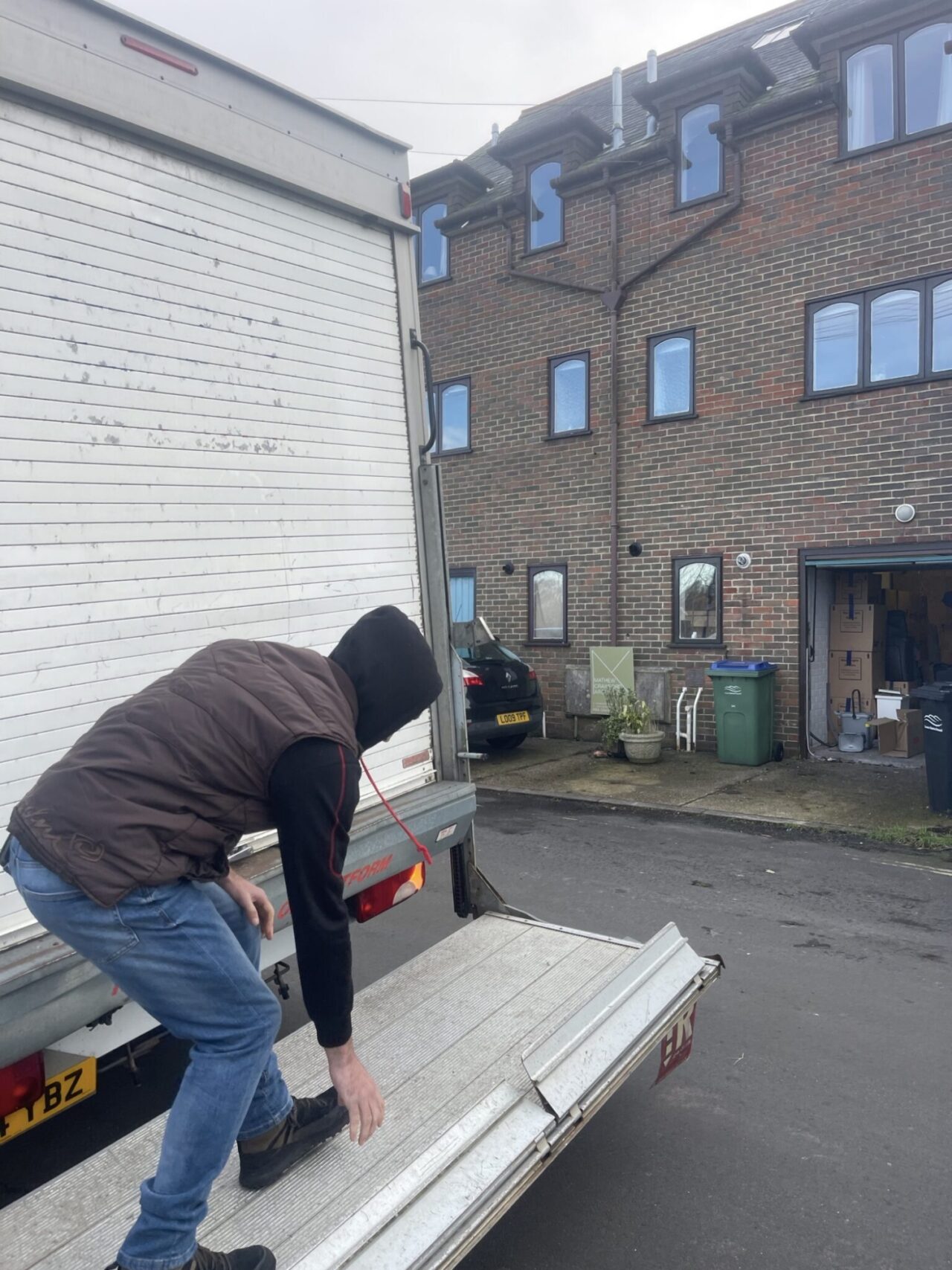 Brighton to Manchester, Brighton Removals