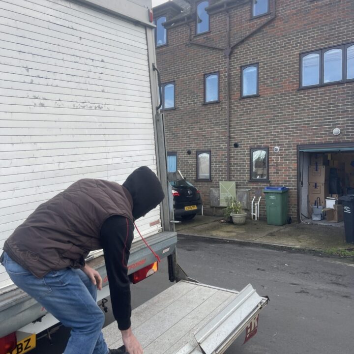 Brighton to Manchester, Brighton Removals